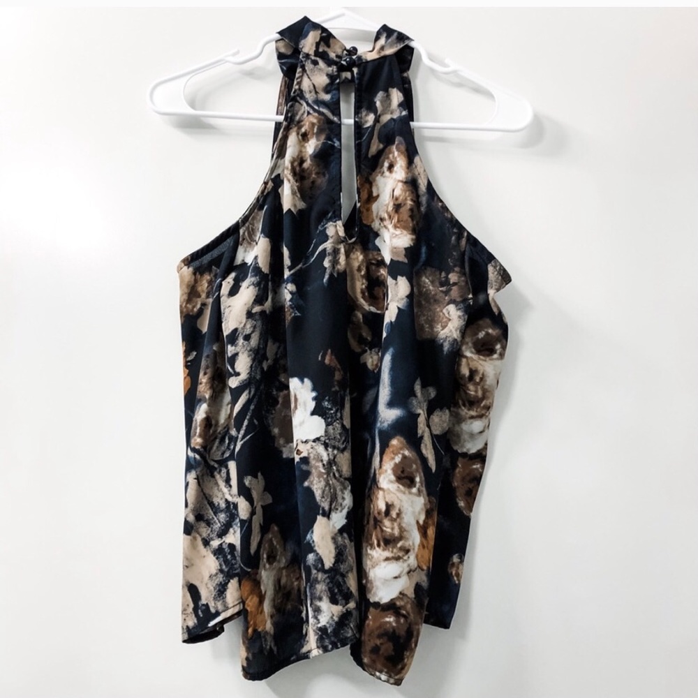 Style Rack cold shoulder top medium - Picture 7 of 7